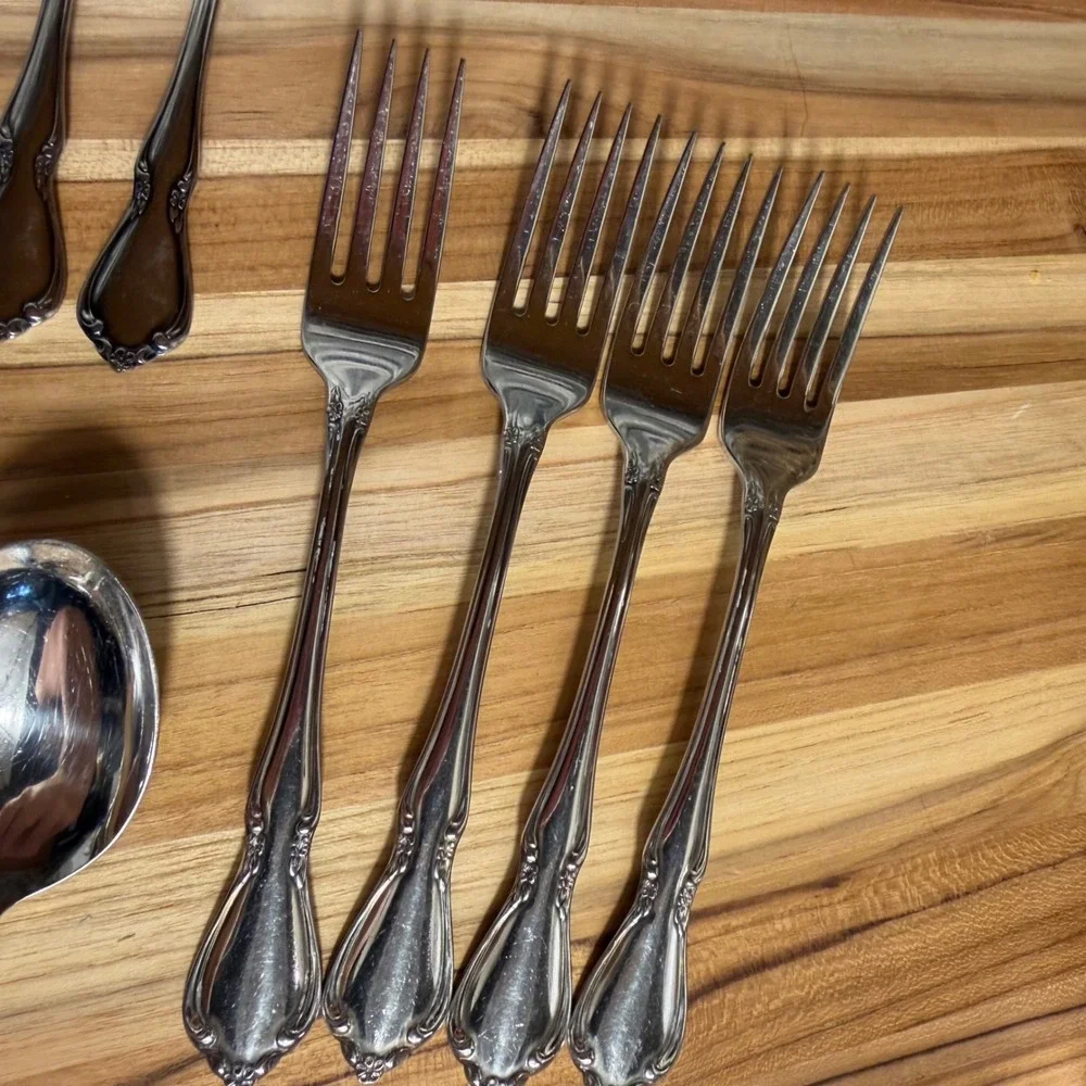Oneida Chateau Deluxe Stainless Flatware 20 Piece Mixed Lot Serving Pieces